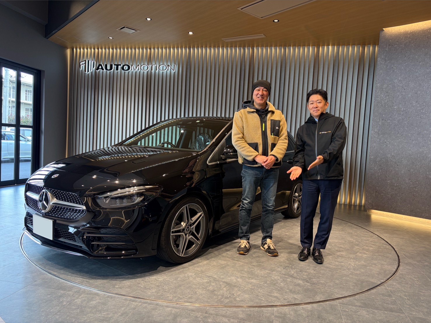 1月25日：ご納車 Y様 ベンツB200d