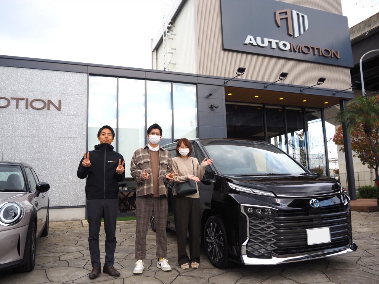 11月23日：ご納車 N様 ヴォクシー