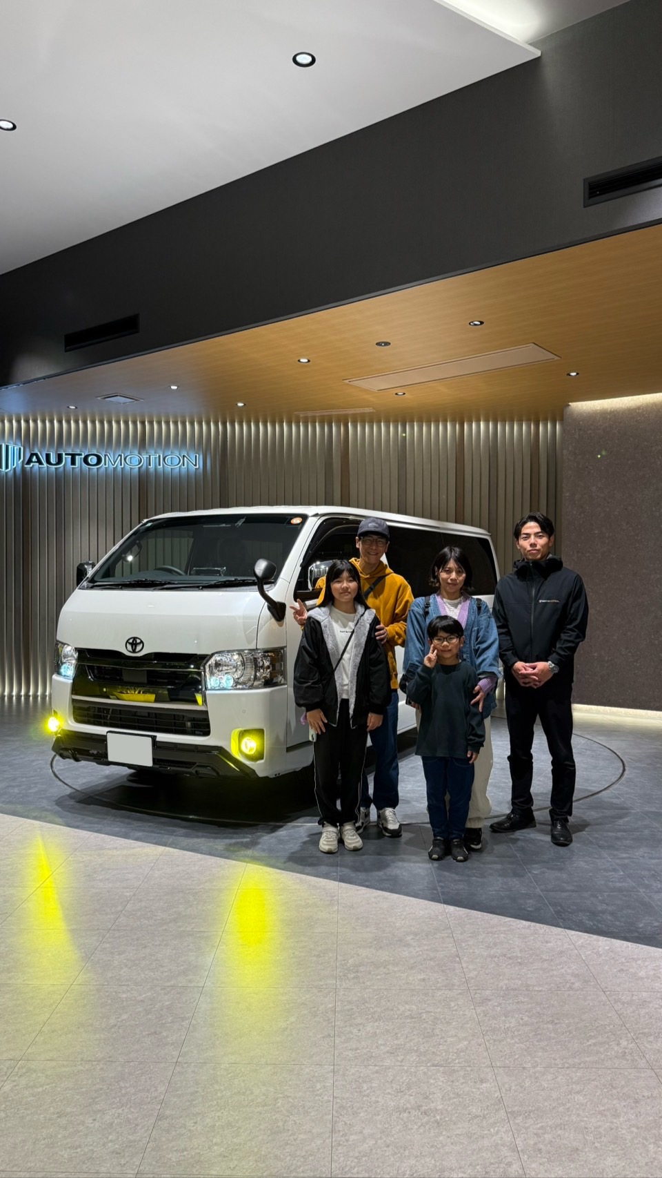 11月24日：ご納車 O様 ハイエース