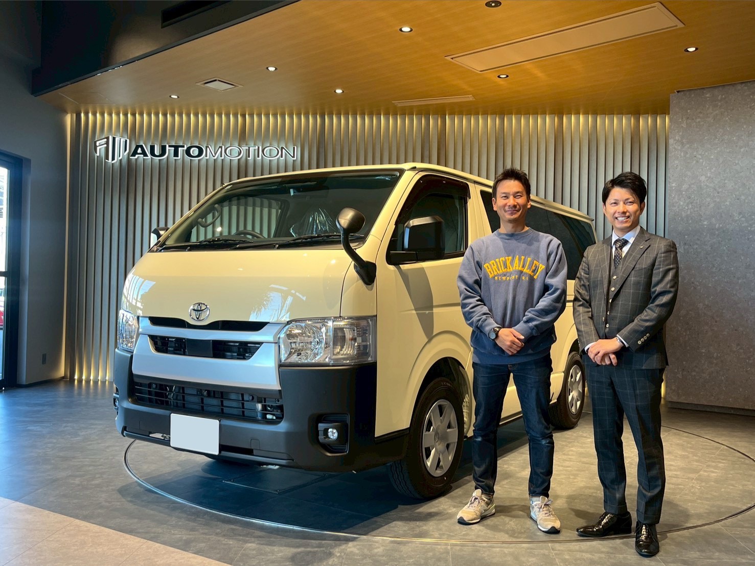 12月13日：ご納車 Y様 新車ハイエース