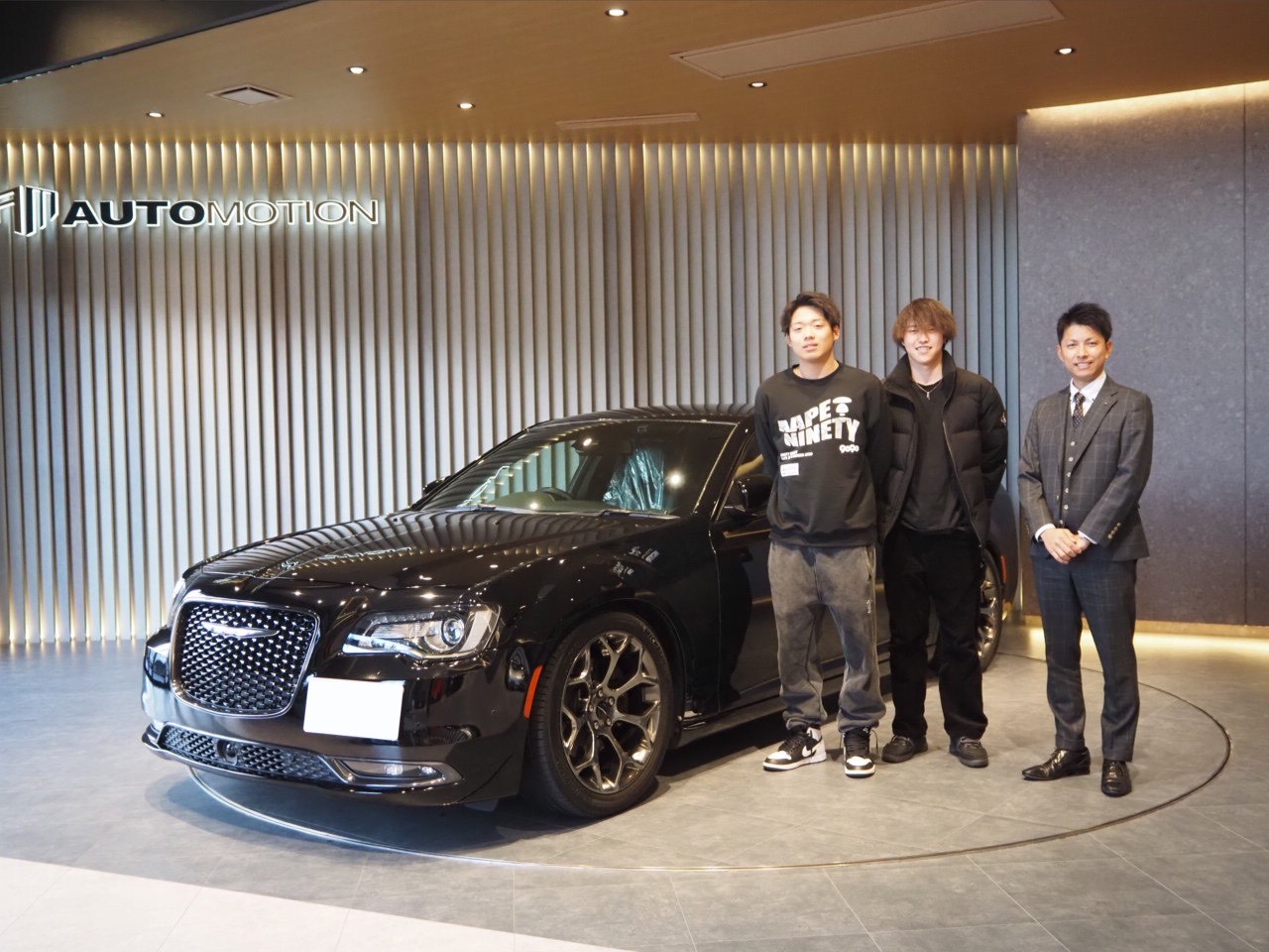 12月14日：ご納車 T様 クライスラー300S