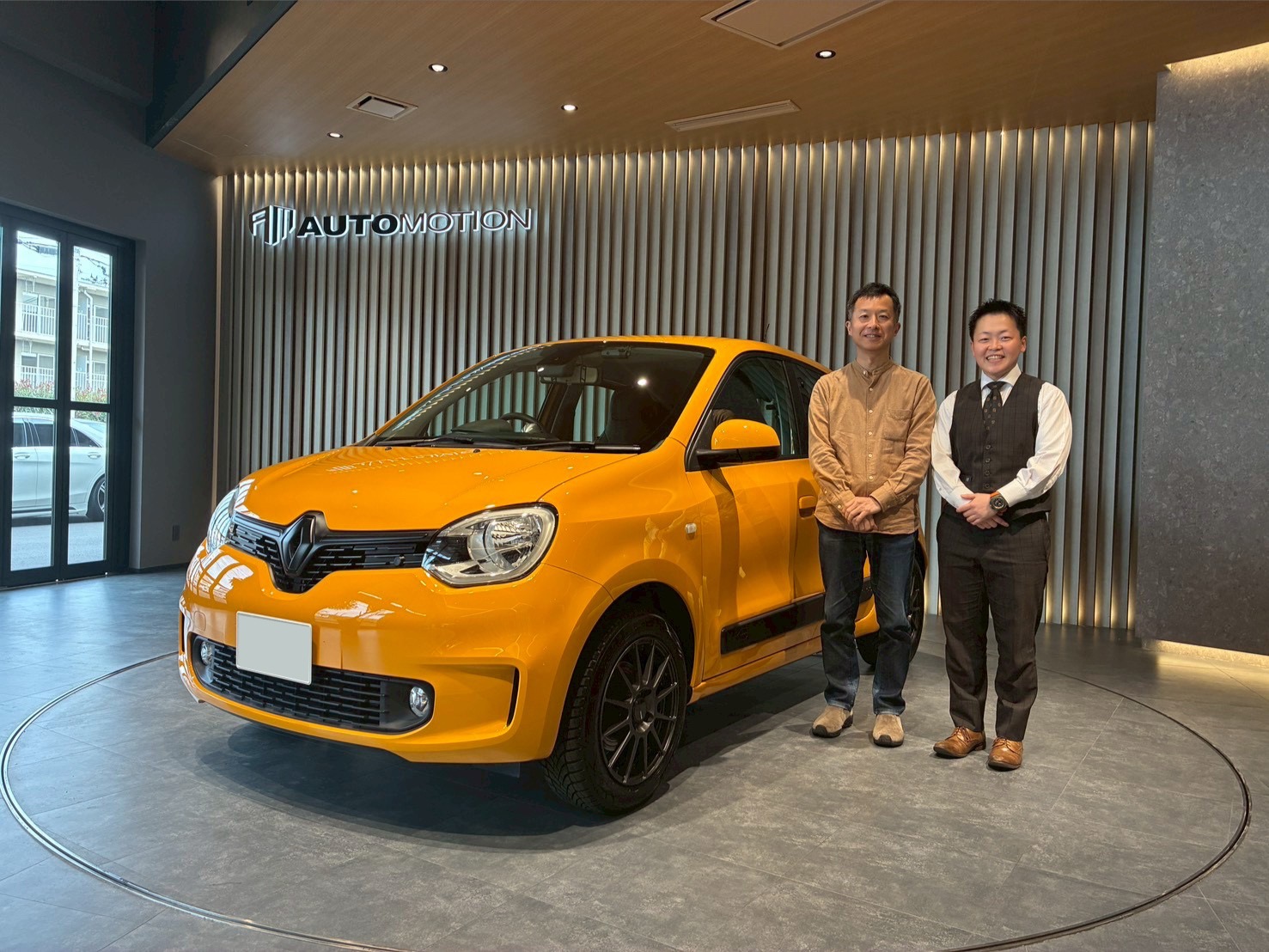 12月7日：ご納車 T様 ルノー トゥインゴ