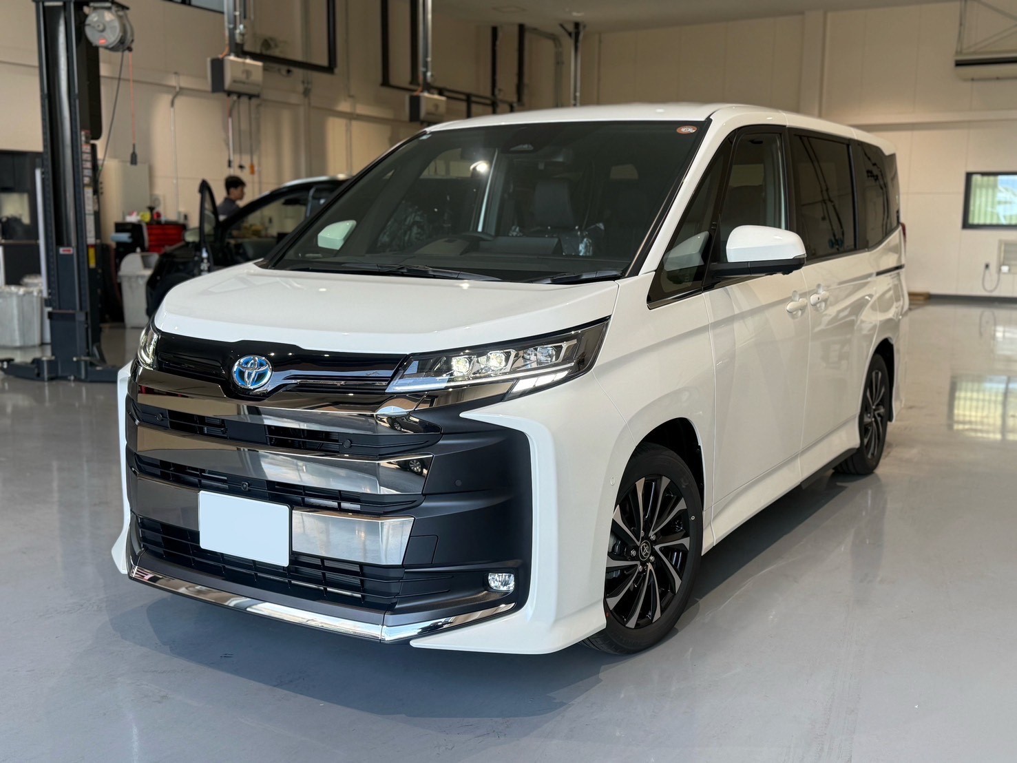 3月31日：ご納車 A様 新車ノアHV