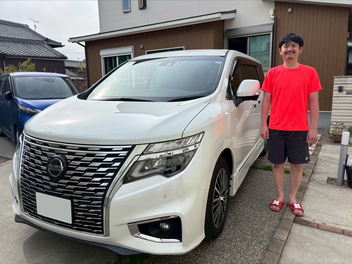 4月12日：ご納車 T様 エルグランド