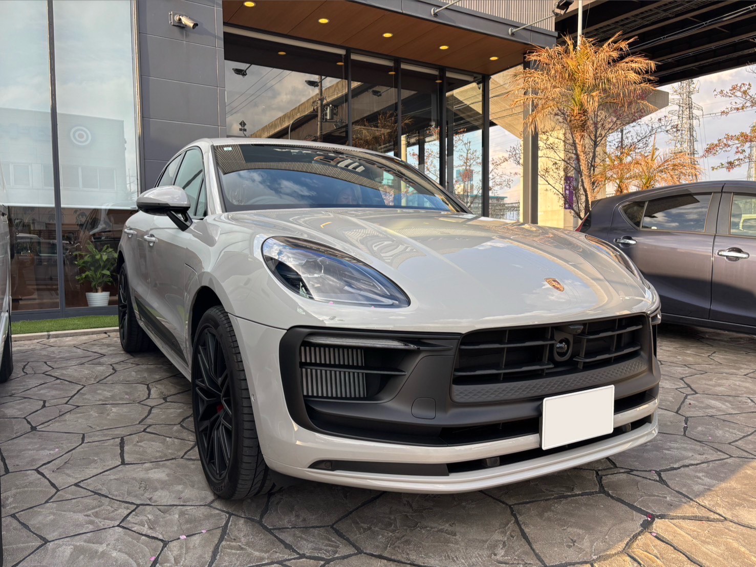 4月6日：ご納車 I様 ポルシェマカンGTS