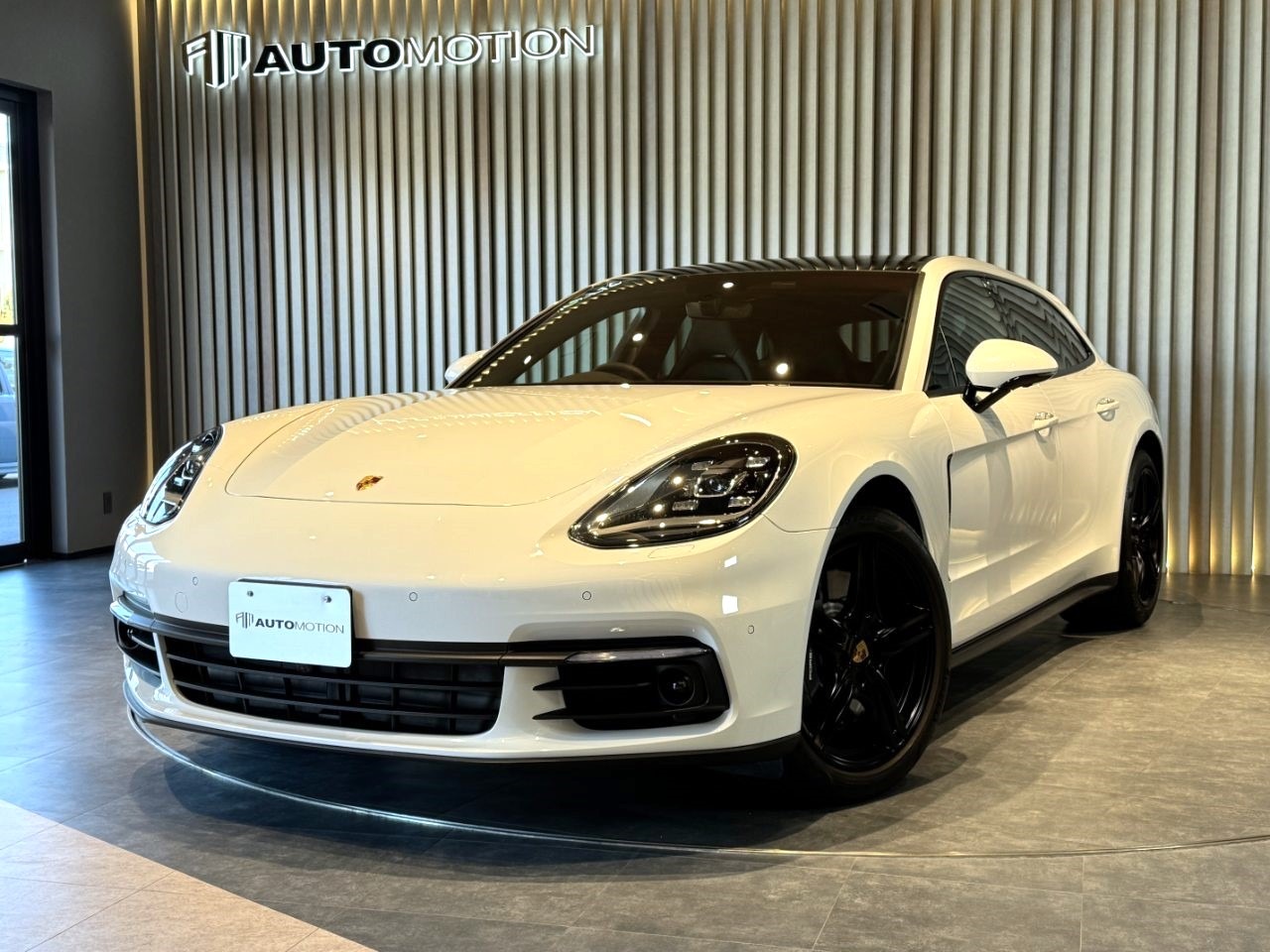 5月11日：ご納車 T様 ポルシェパナメーラ