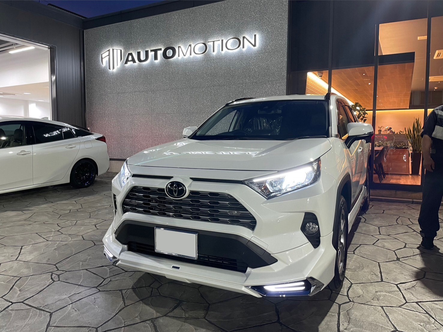 5月18日：ご納車 S様 RAV4