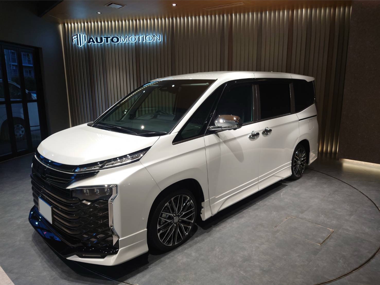 5月1日：ご納車 Ｔ様 新車ヴォクシー