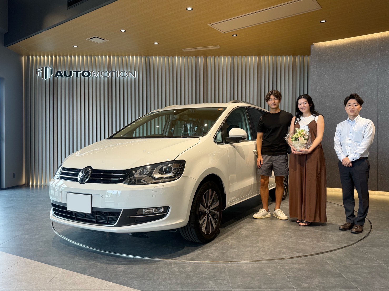 7月6日：ご納車 O様 VWシャラン