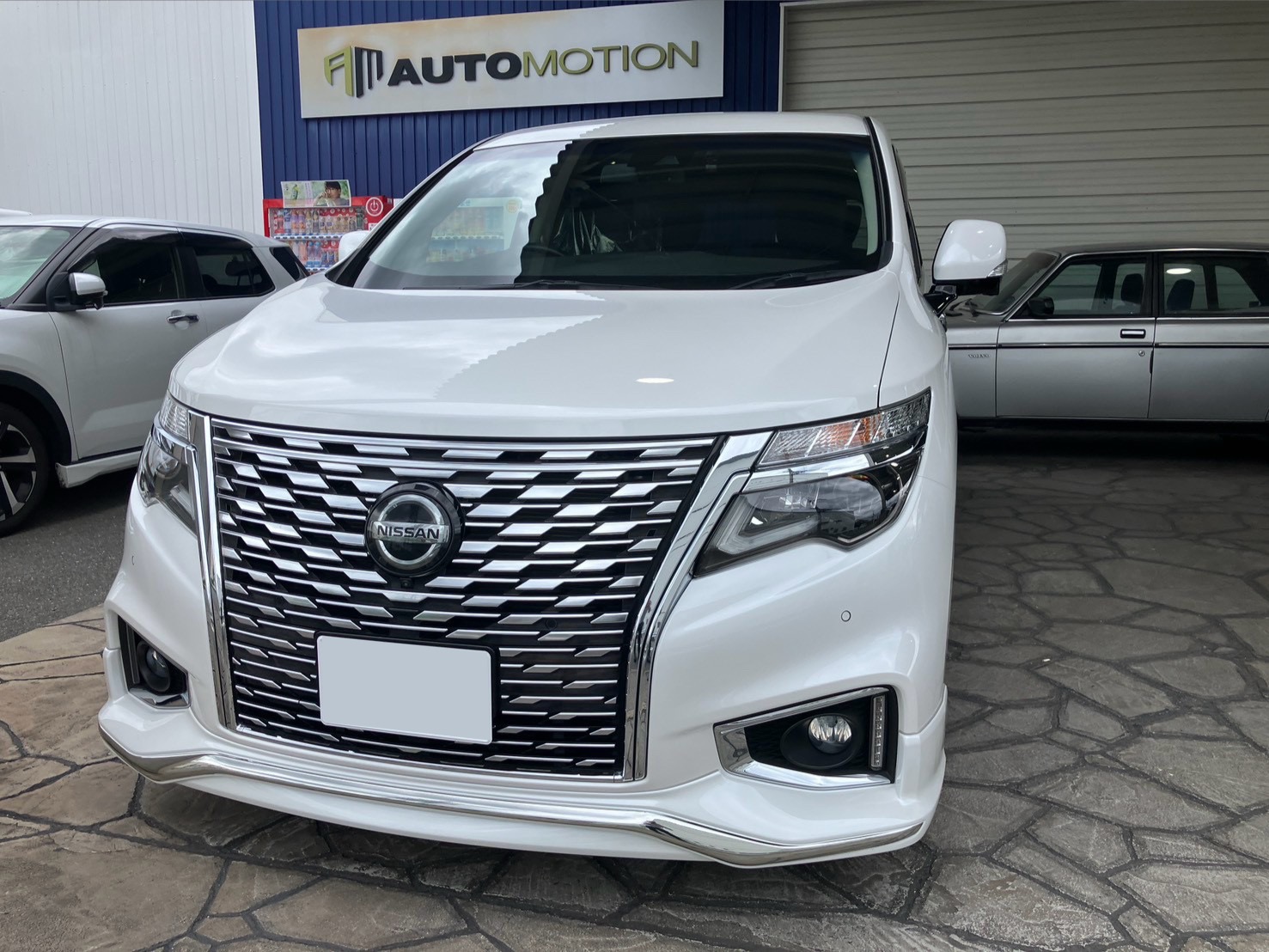 8月22日:ご納車 W様 エルグランド