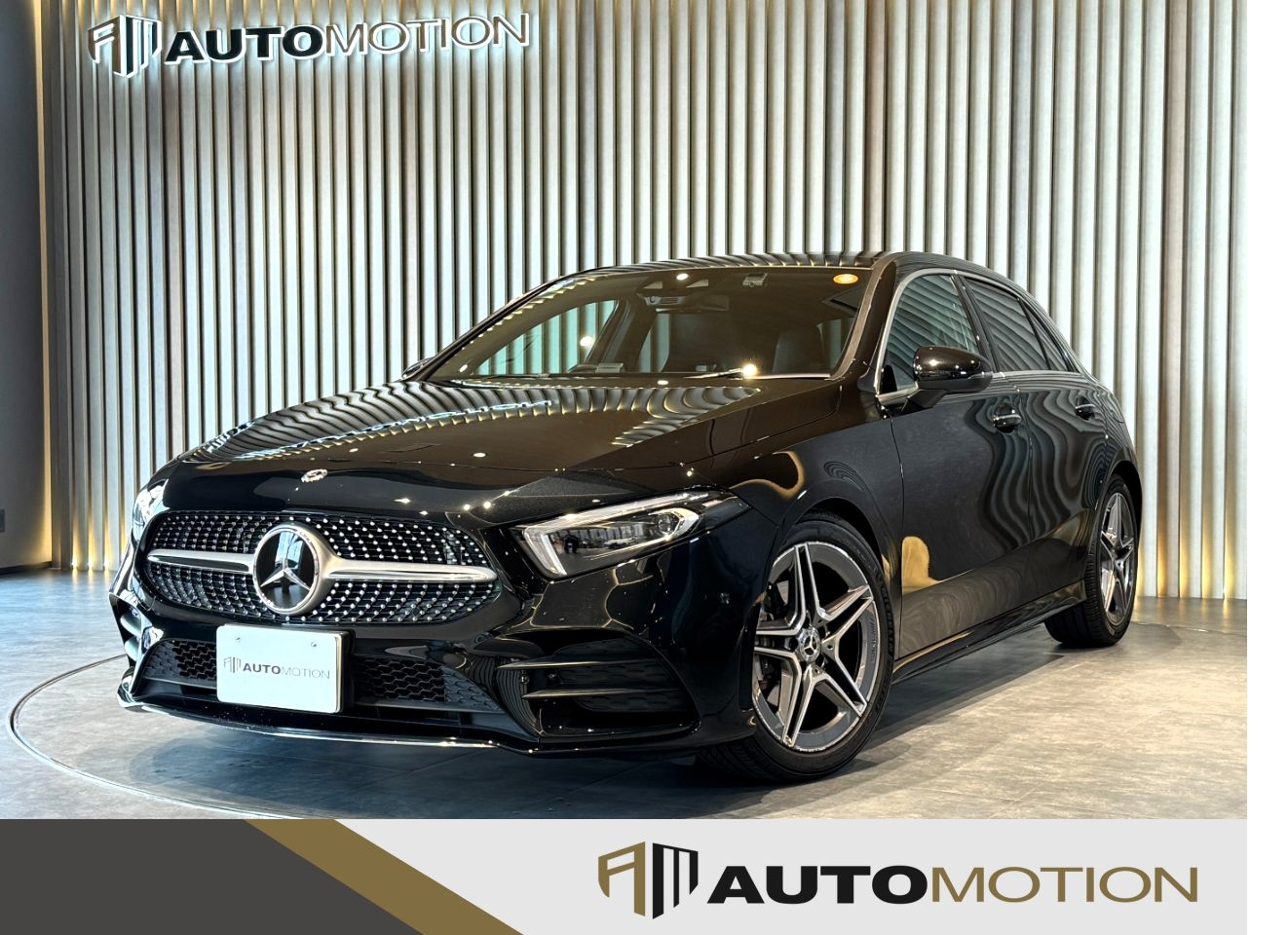 ベンツA180　黒　R2