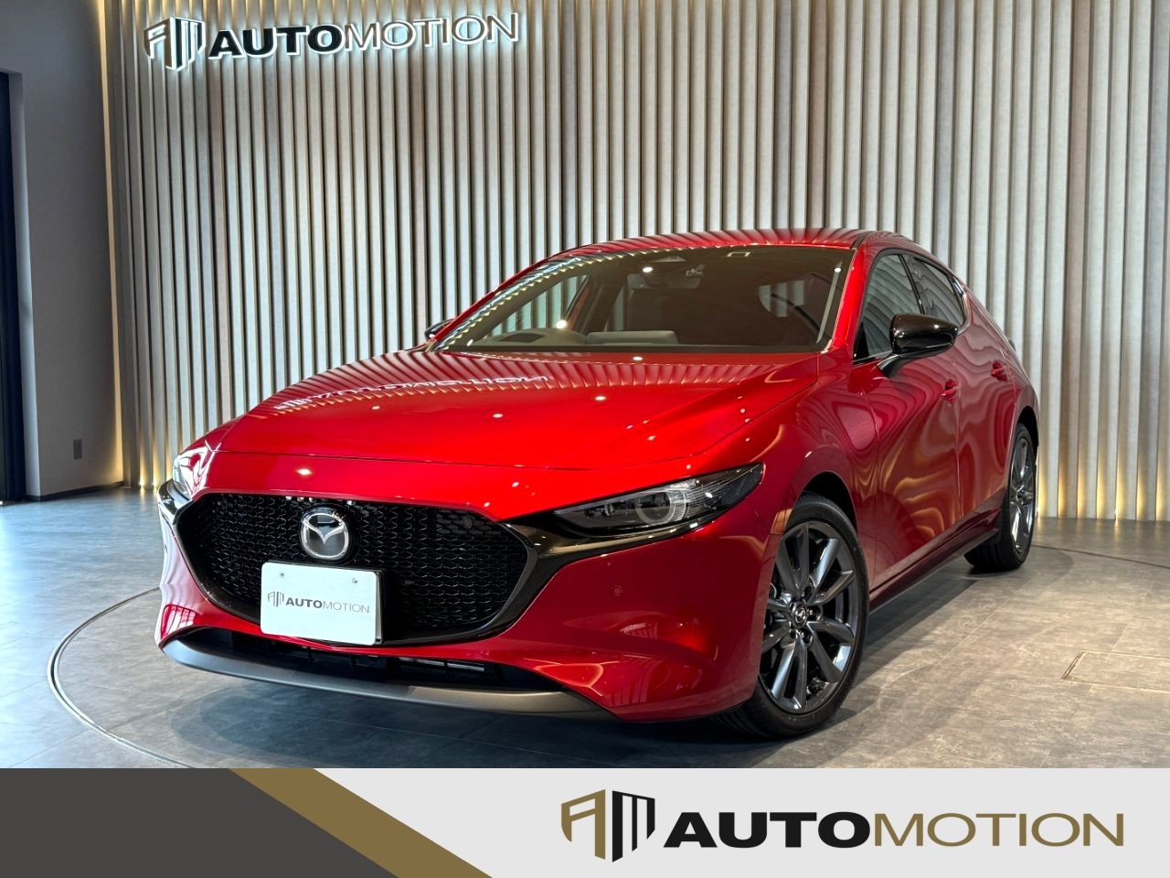 MAZDA3ファストバック　赤　R7