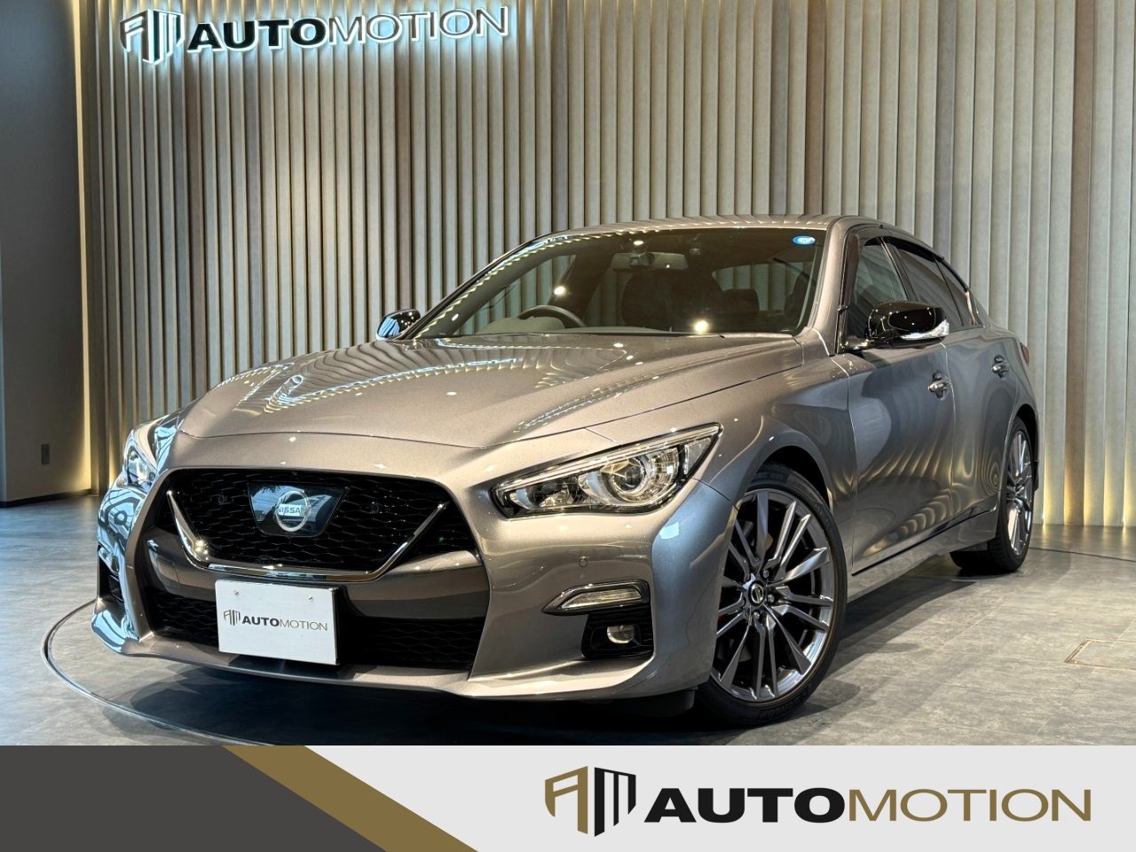 スカイライン　グレー　R4