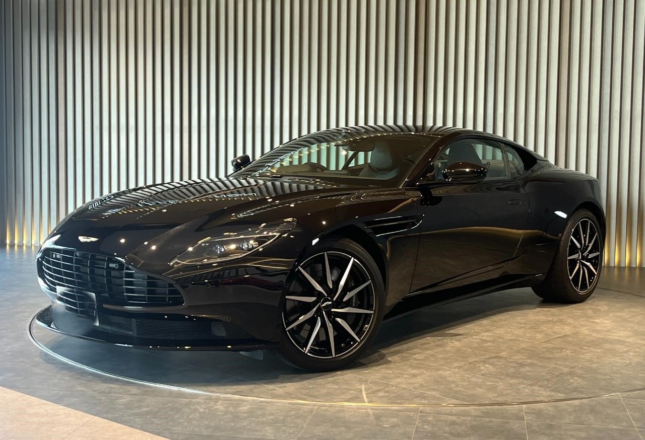 4月13日：ご納車 アストンマーティン DB11