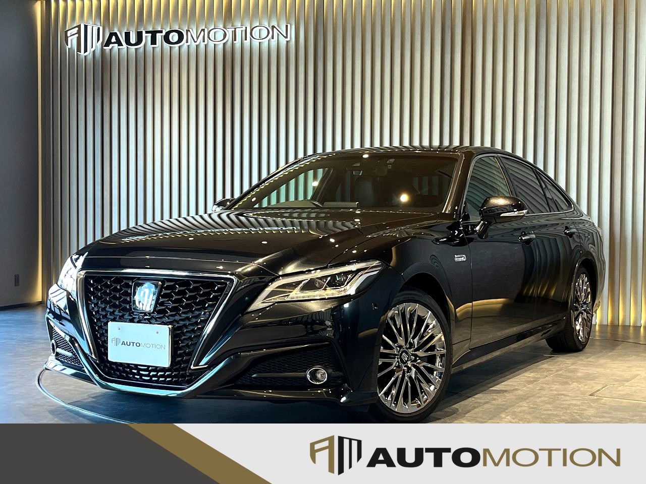 クラウンハイブリッド　黒　H30年