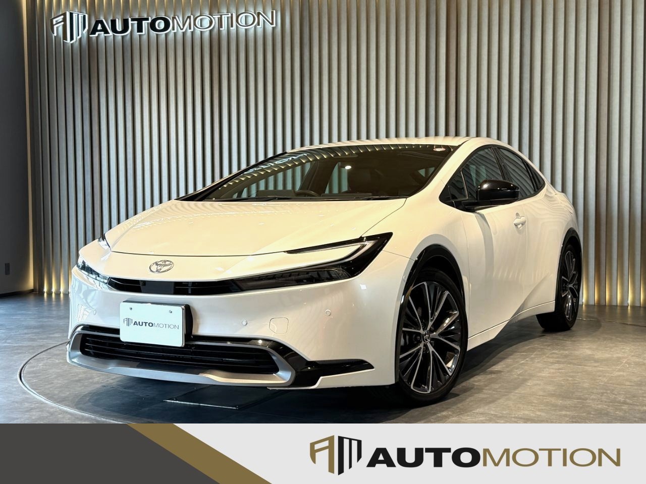 プリウス　白　R5