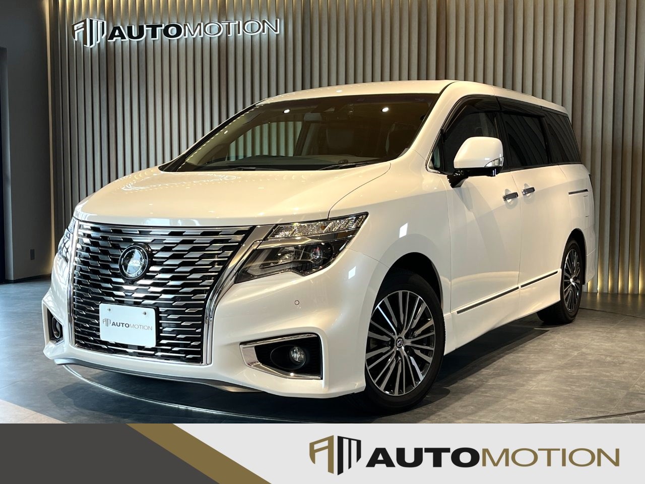 エルグランド　白　R4年