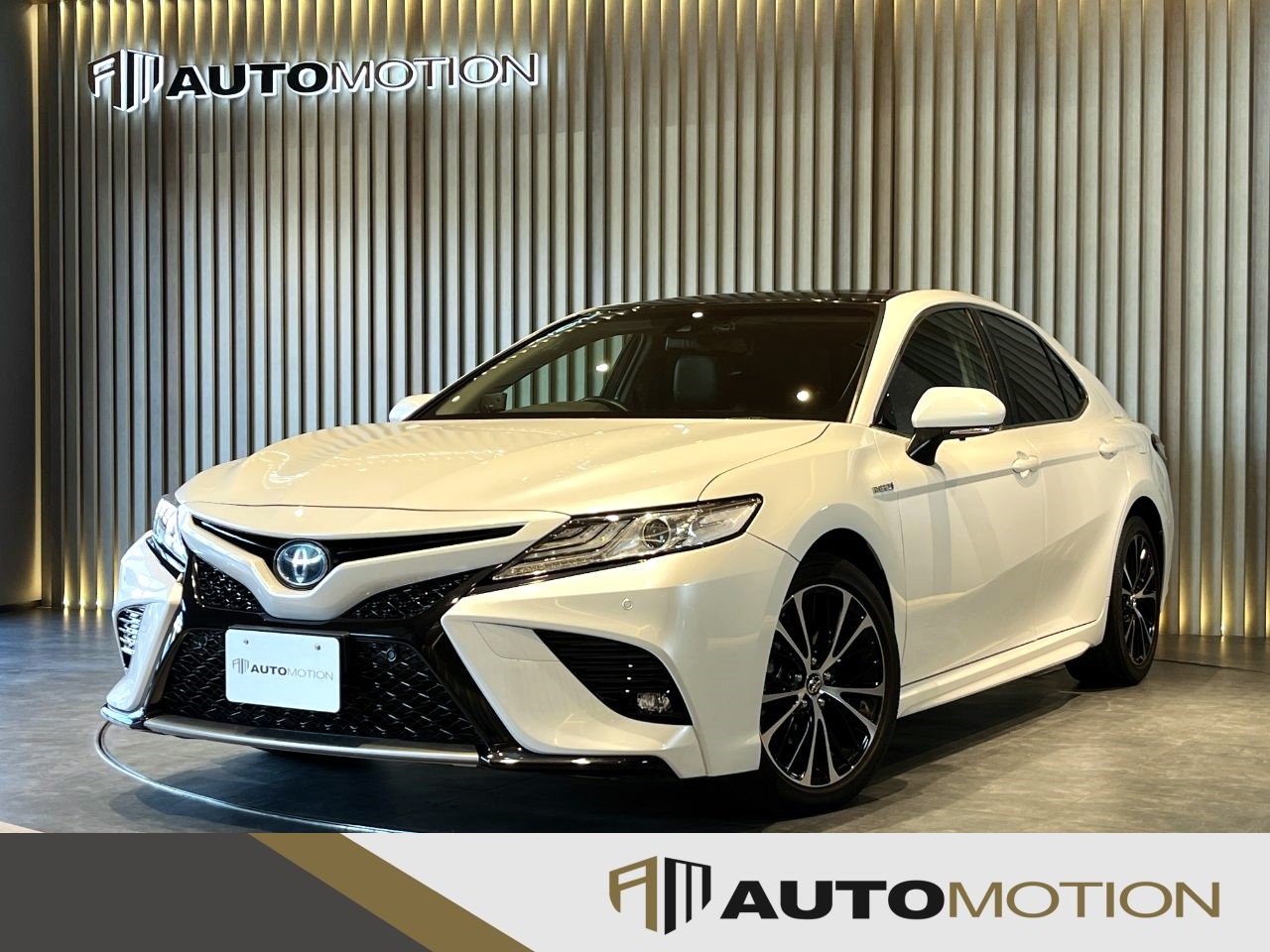 カムリ　白　H30年